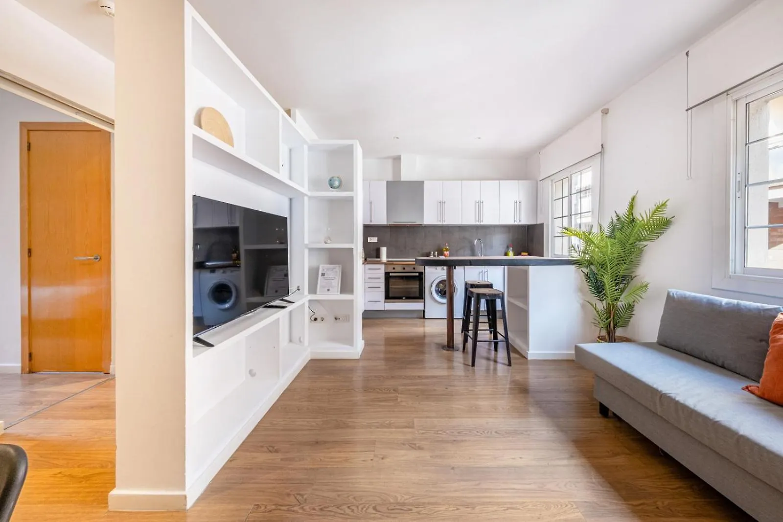 Caliu Apartments Barcelona - Fira L'Hospitalet de Llobregat 0*,